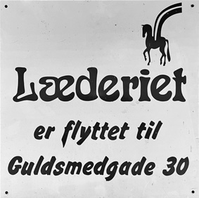 Gammelt skilt fra da Læderiet flyttede til Guldsmedgade i Aarhus.